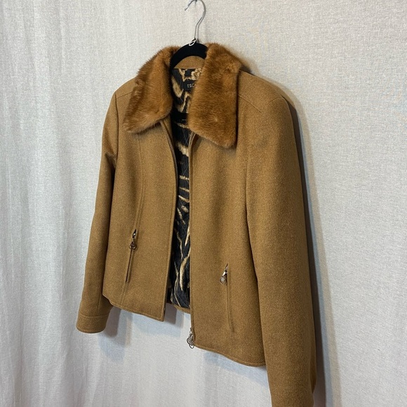 Gorgeous Escada Tan Wool/Camel/Silk Jacket with Mink Collar SZ 38 LIKE NEW - Picture 3 of 11